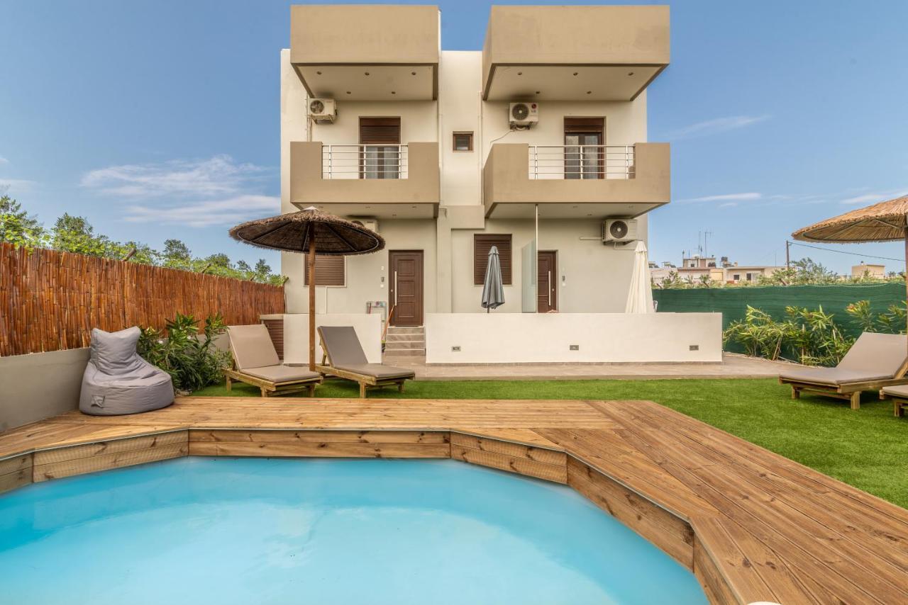 Cozy House With Pool Near Beach Gazi 外观 照片