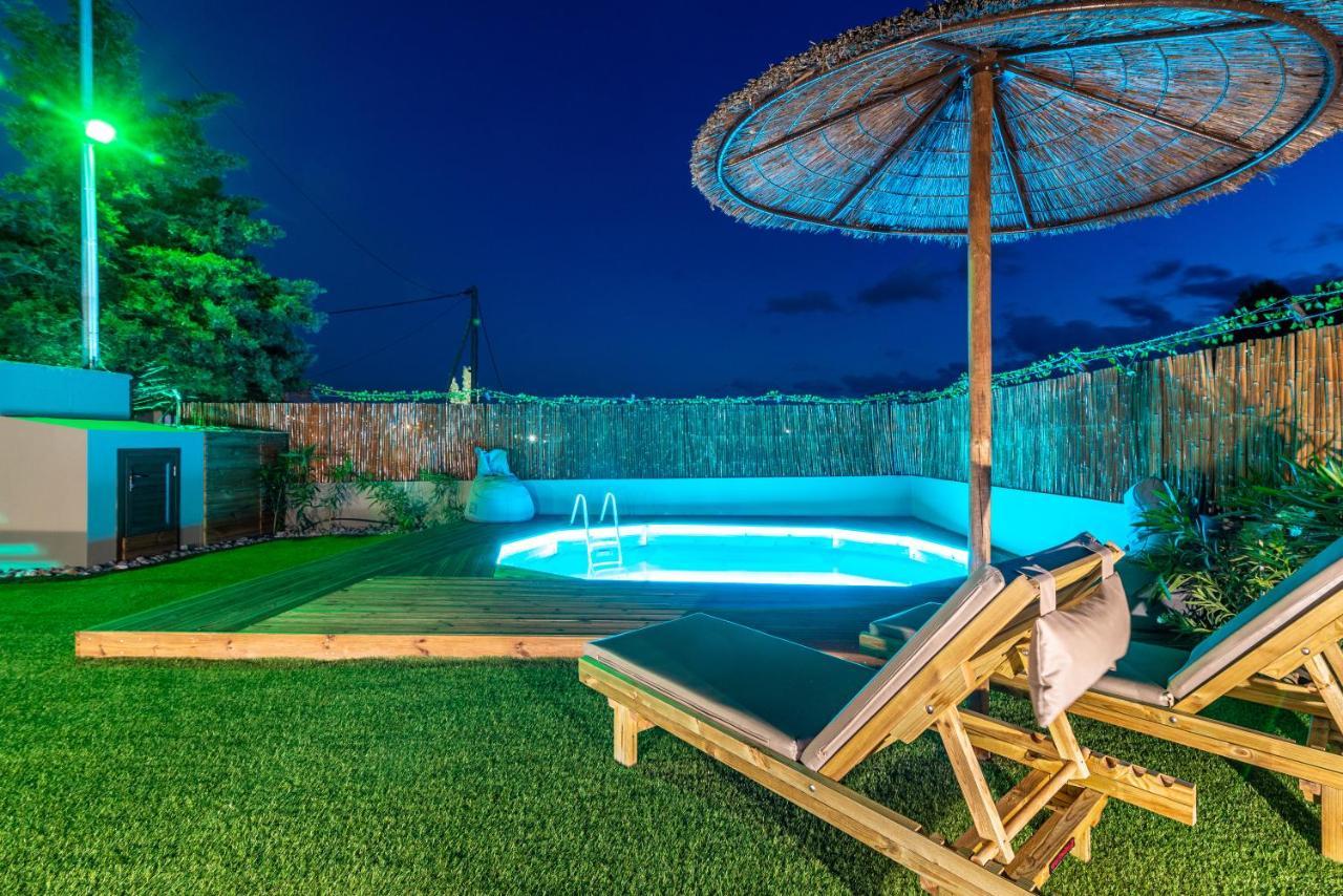 Cozy House With Pool Near Beach Gazi 外观 照片