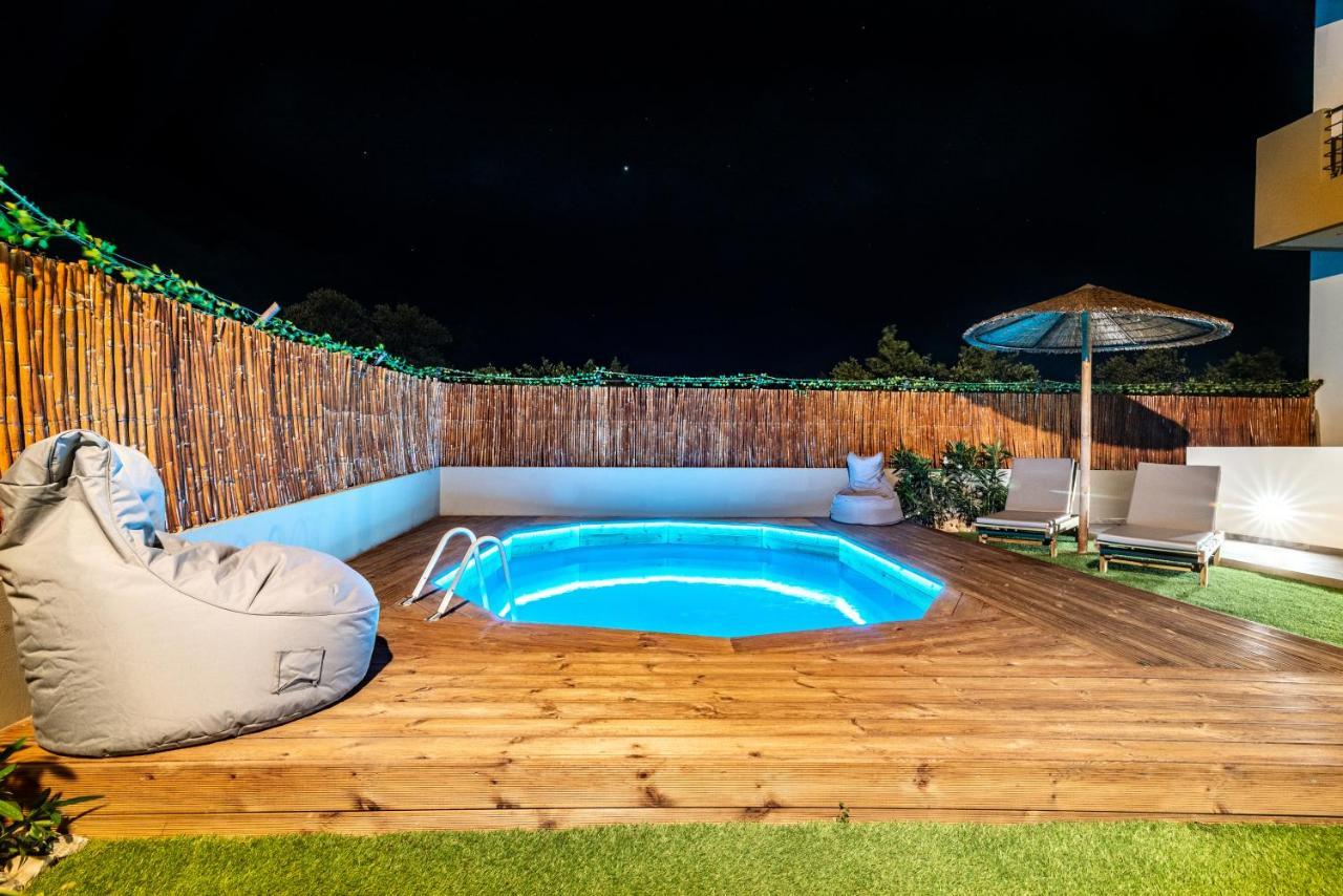 Cozy House With Pool Near Beach Gazi 外观 照片
