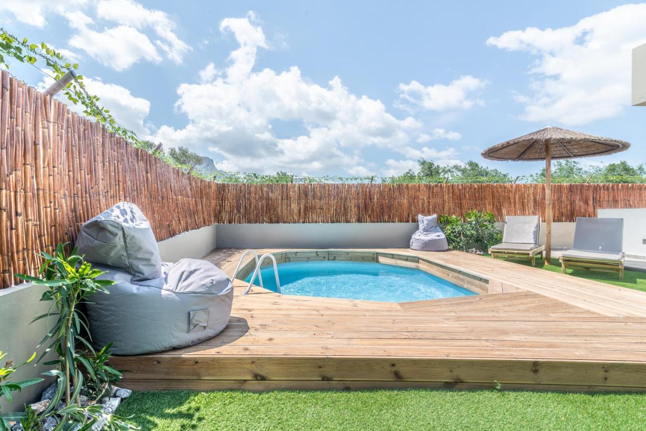 Cozy House With Pool Near Beach Gazi 外观 照片